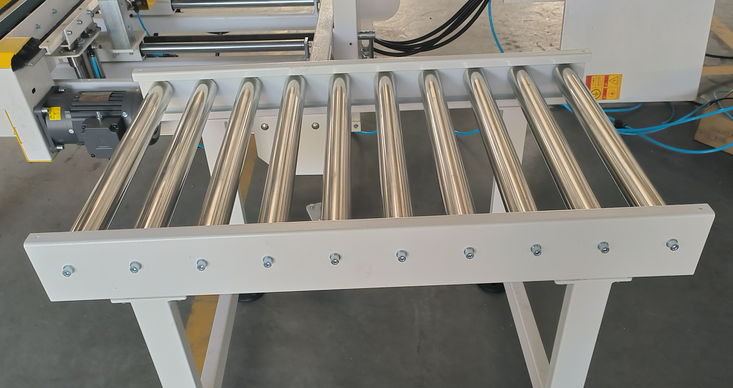 如何調整柔性鏈板輸送線的鏈板張緊度?