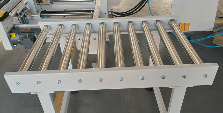  滾筒輸送線的動(dòng)力款和無(wú)動(dòng)力款有什么區(qū)別？